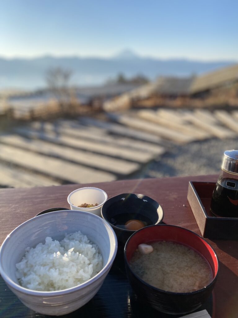 ほったらかしキャンプ卵かけご飯